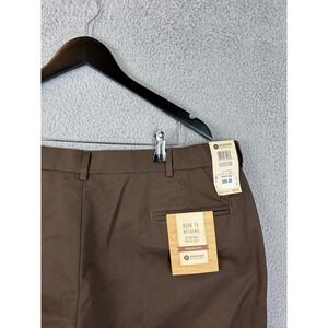 Haggar Work To Weekend Pants Mens 40x30 Brown Classic Fit No Iron Khaki Men New